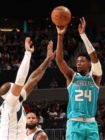 天天赢球-双杀独行侠，豪取5连胜！黄蜂26年以来20胜，联盟第二仅次于绿军|凯尔特人|三分球|波士顿凯尔特人队|达拉斯独行侠队|亚特兰大老鹰队_新浪新闻